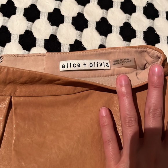 Alice + Olivia pleated lamb skin skirt - Picture 4 of 7